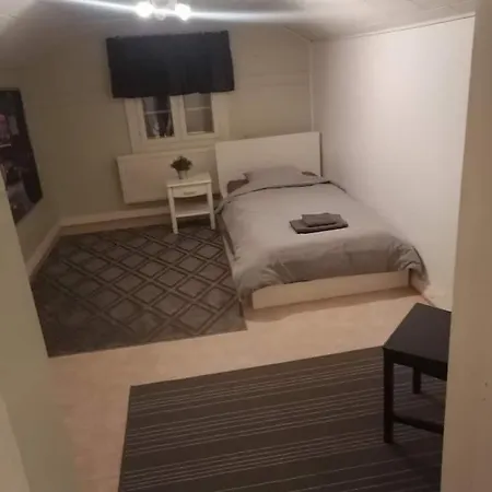 Naetti Viihtyisae Talo 1920 Luvulta Apartament *
